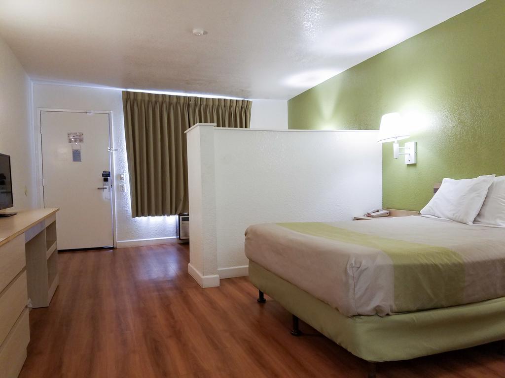 Motel 6 Hemet Exterior photo